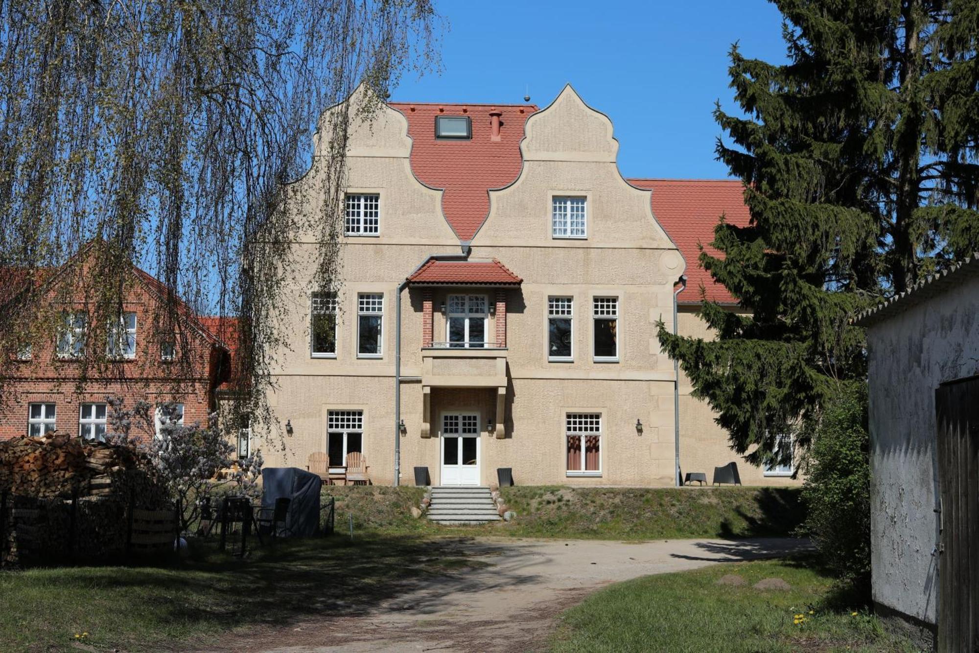 Photo 10