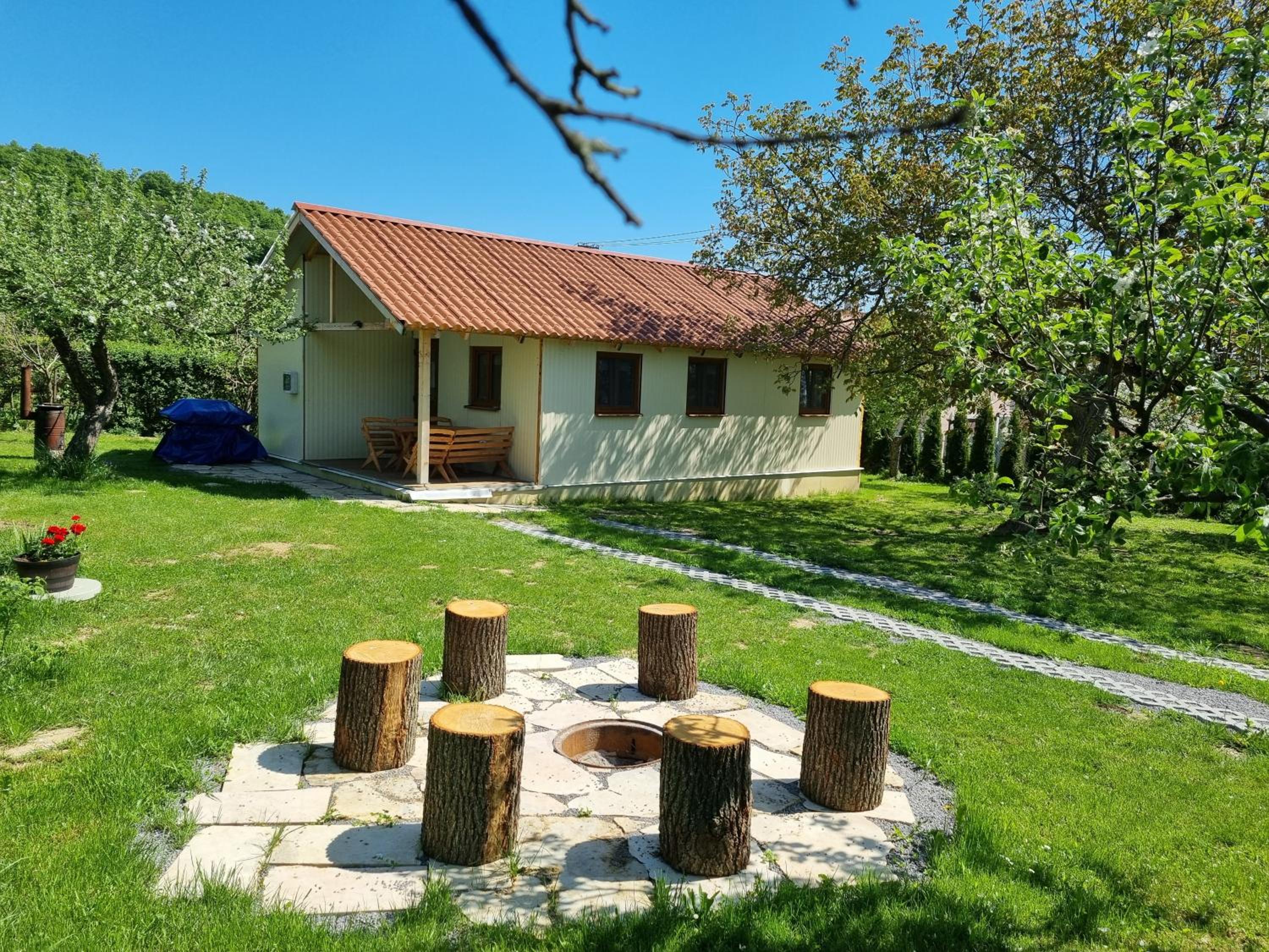 Domček pod orechom