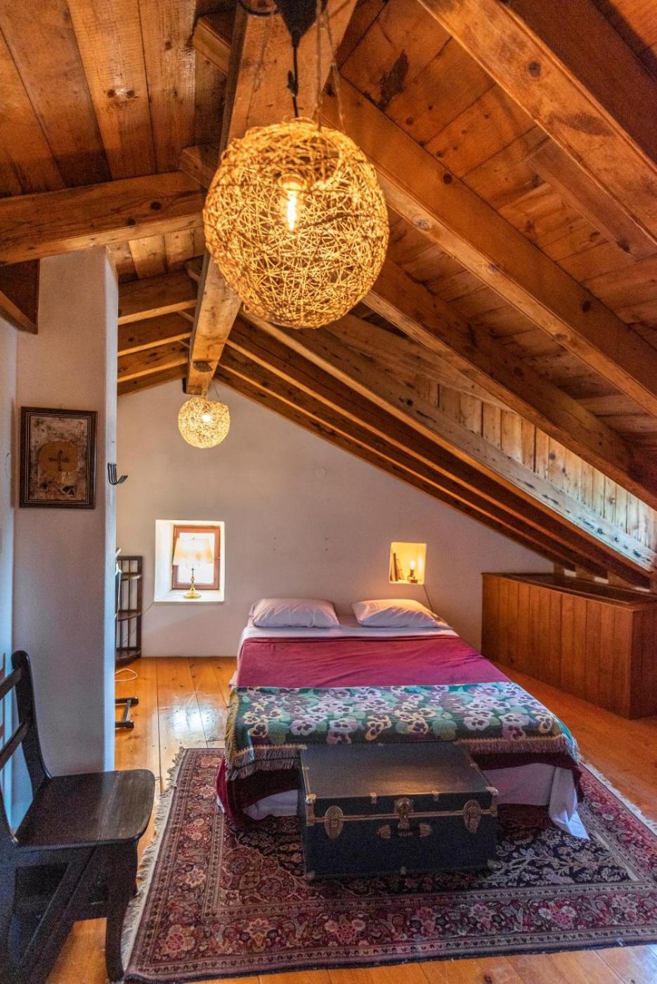 Charming Bohemian house in Perast