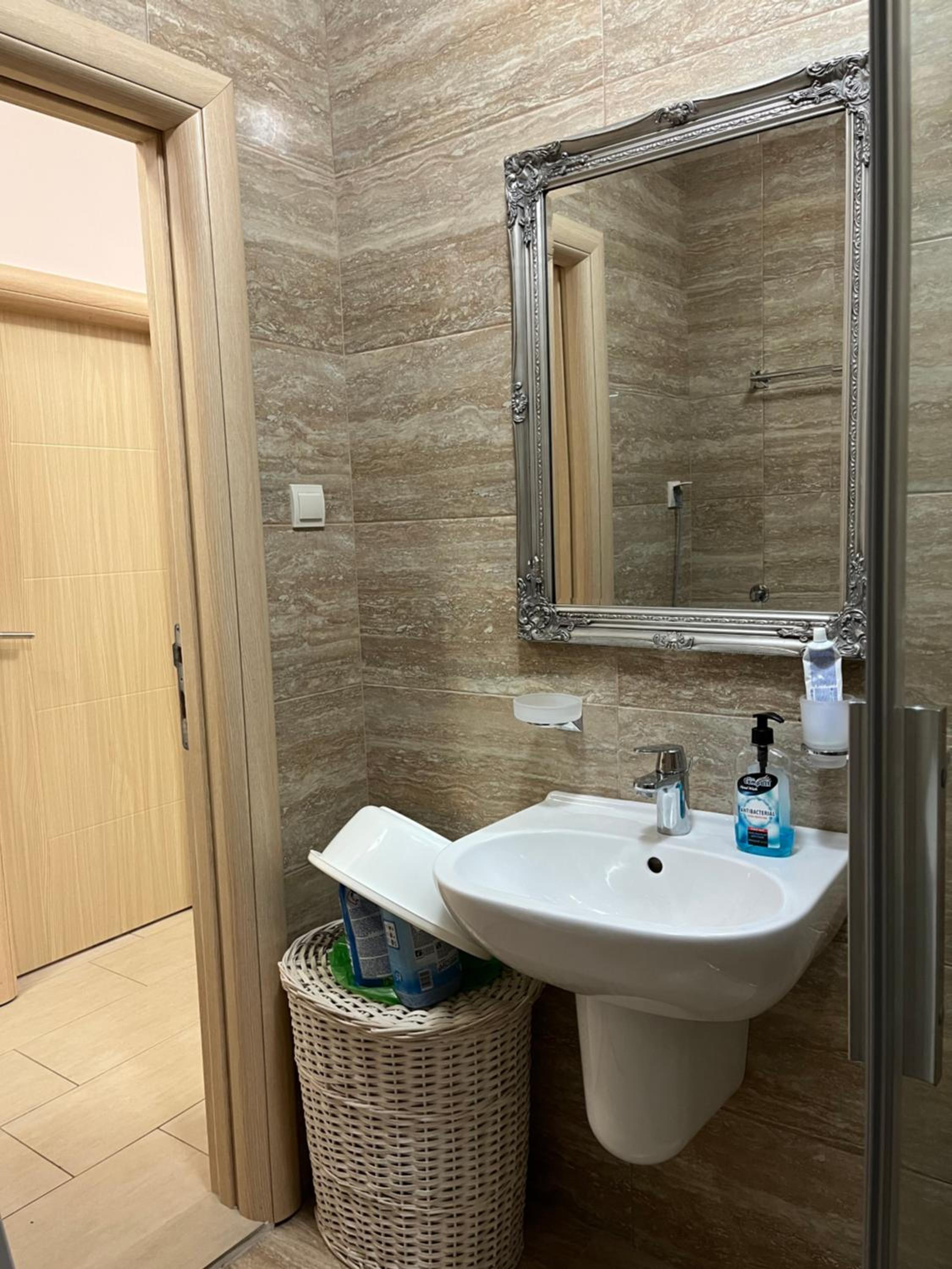 Apartman Staklena kula