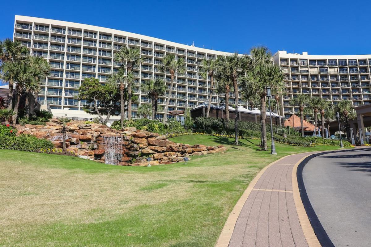 Hotel Gorgeous San Luis Condo Amazing Pool Amenities Ocean Views From 2 Balconies - Image 1