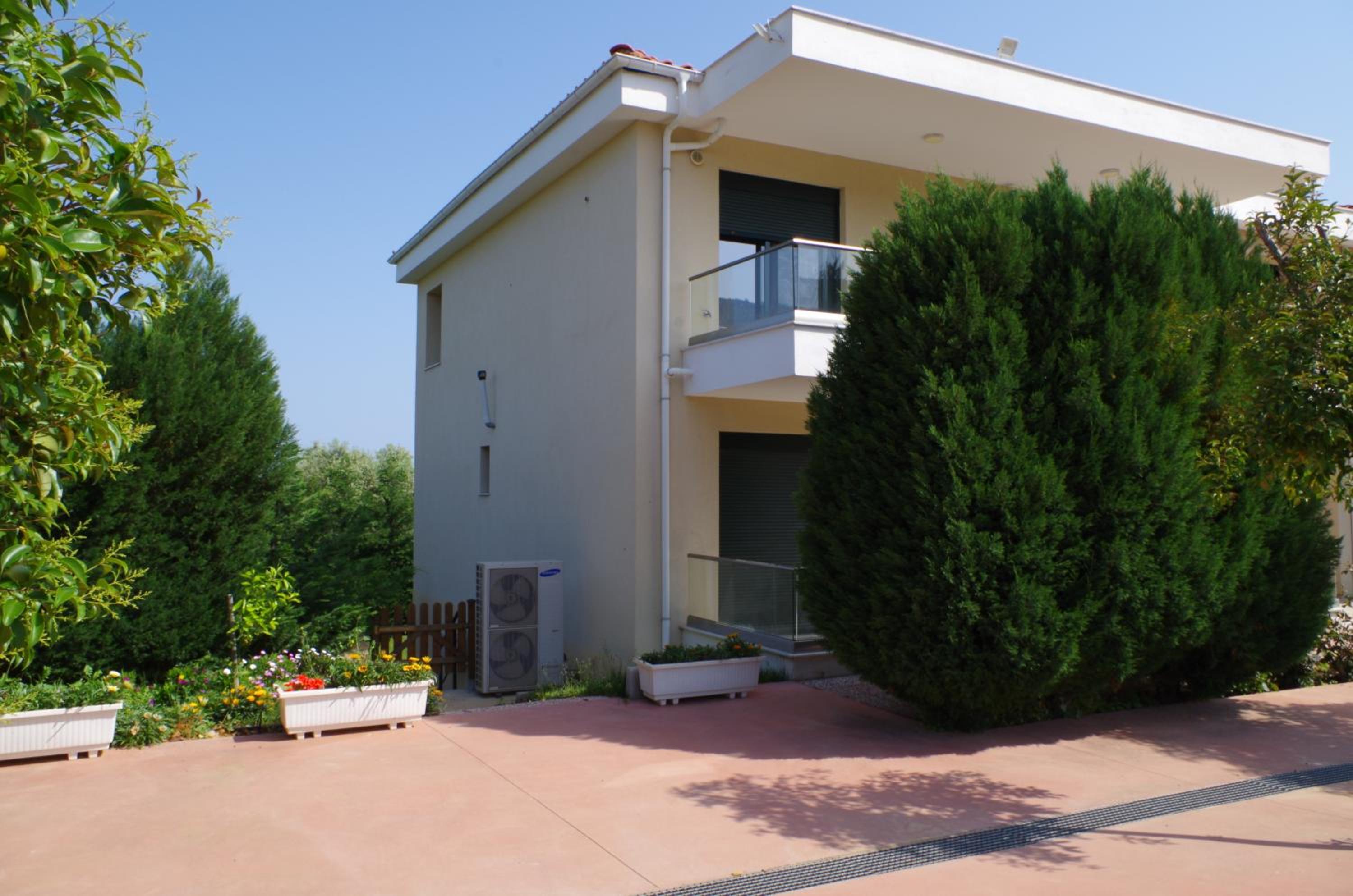 Anesis Luxury Apartments view 4