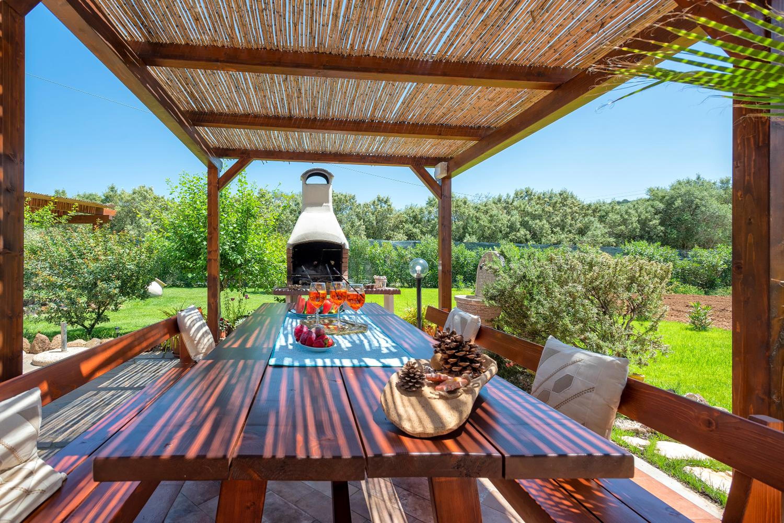Villa Saige , piscina con idromassaggio view 3