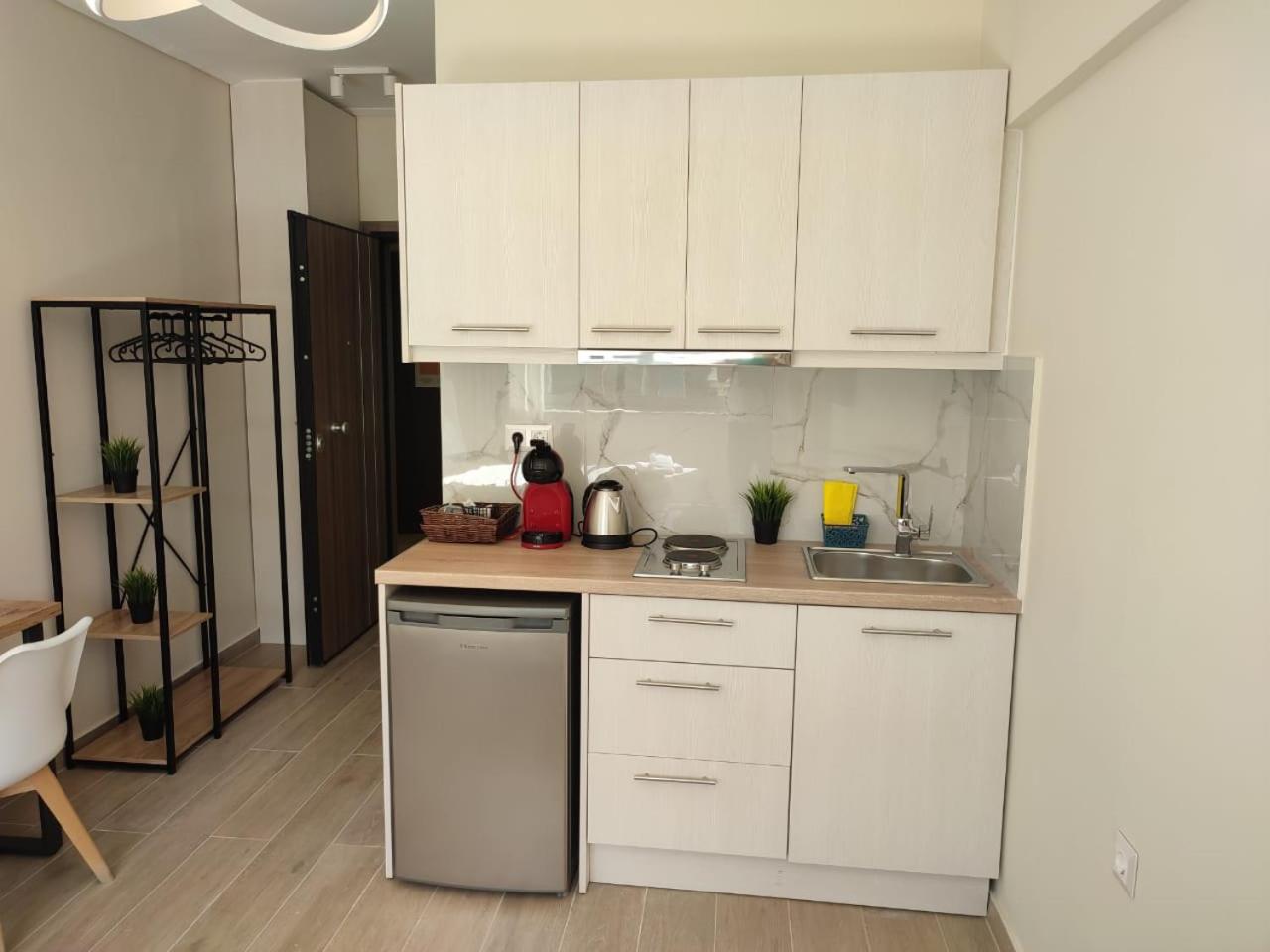 Amazing Apartments @ Aiolou Str.