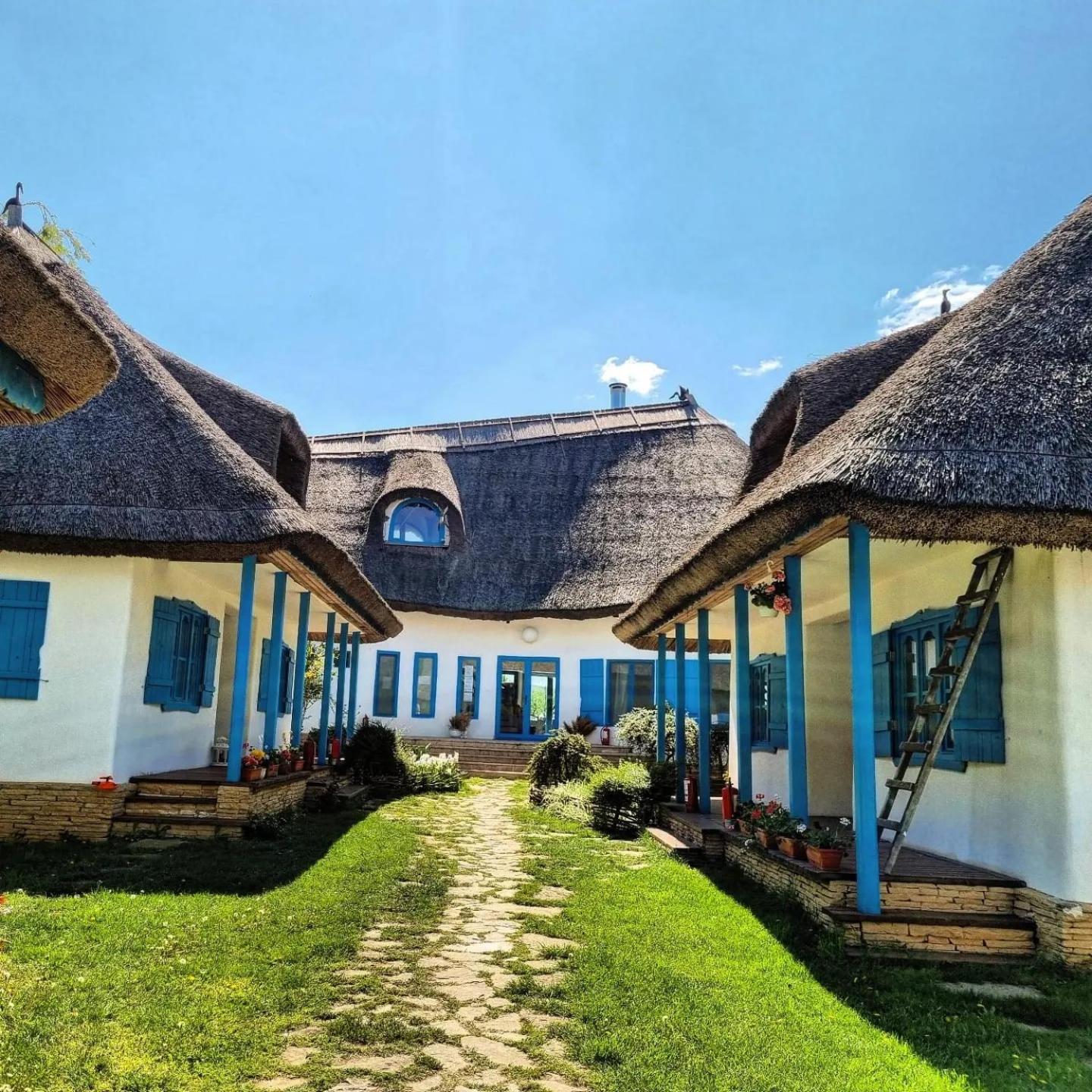 5 Chirpici - Small Traditional Resort view 2