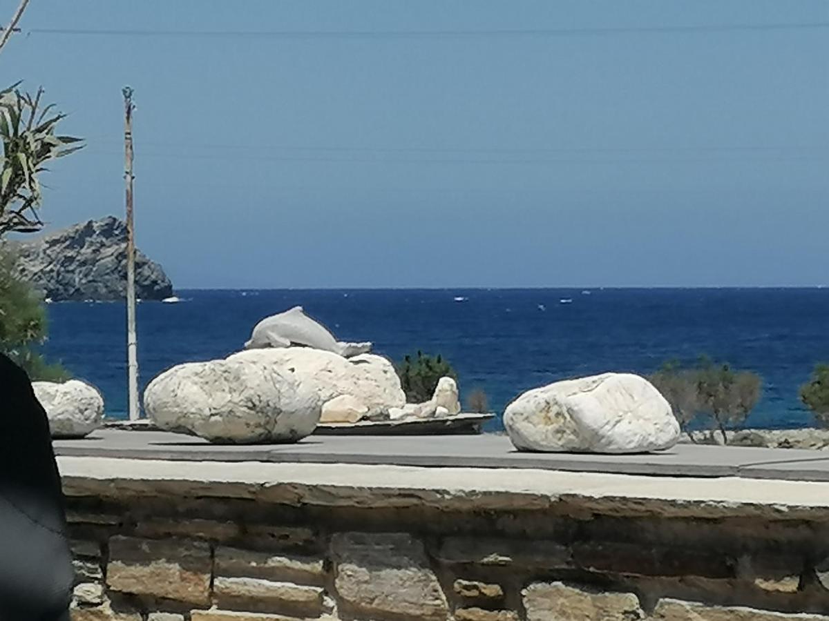 Beautiful House Near the Sea - main view