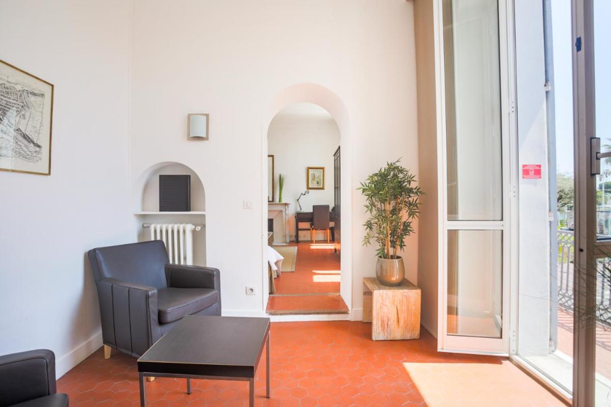 3 BDRM flat overlooking Palais des Festivals and Old Port photo 2