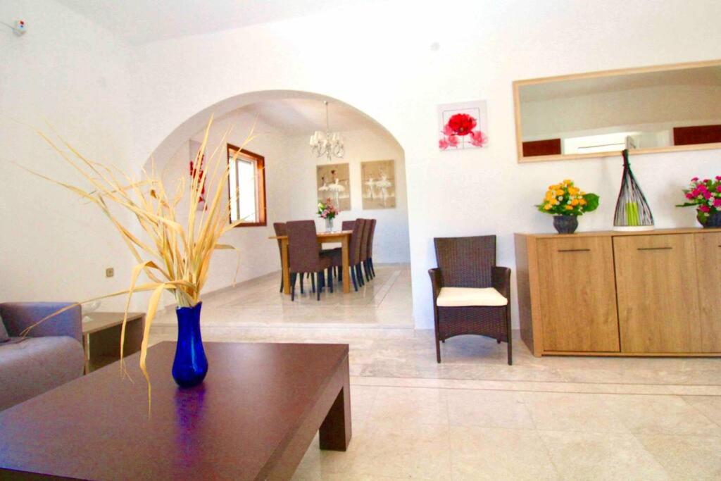 Villa Itilo view 3