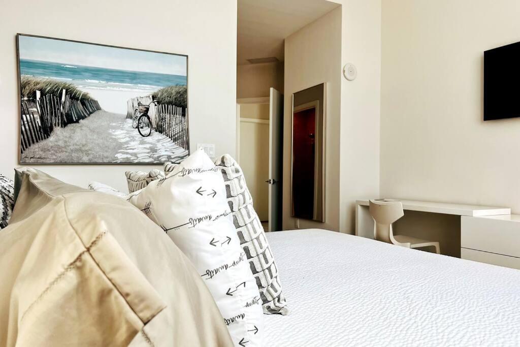 BRAND NEW TOP FLOOR IN THE HEART OF MIAMI
