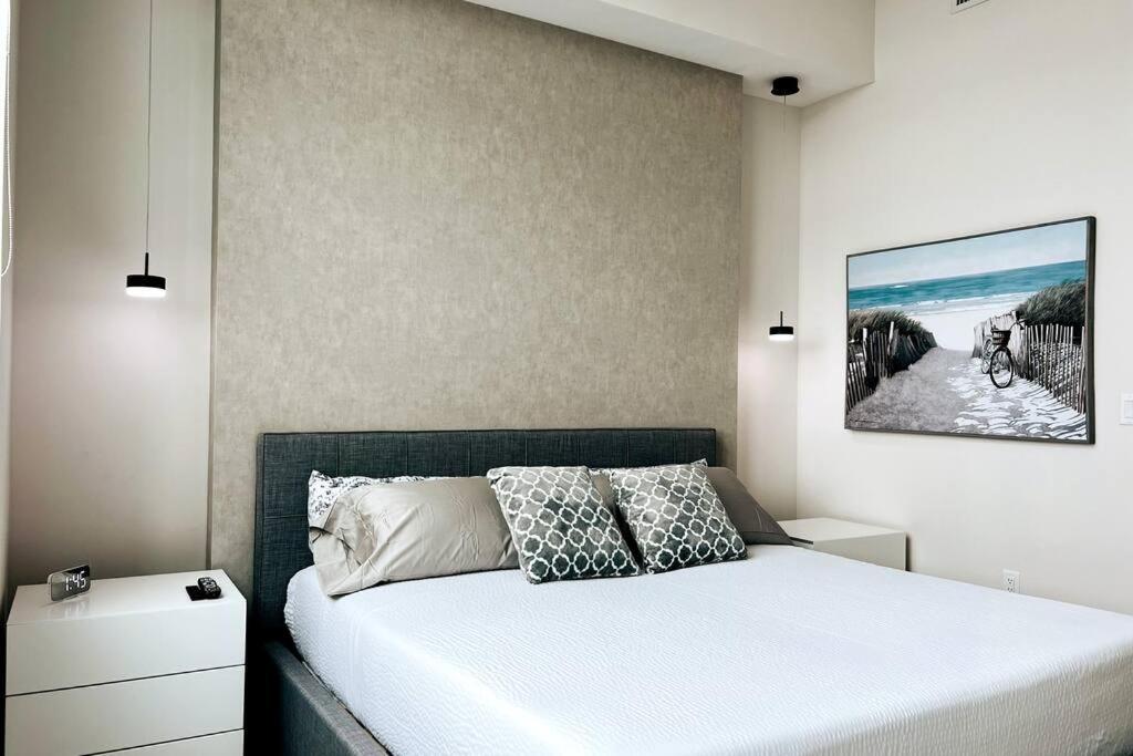 BRAND NEW TOP FLOOR IN THE HEART OF MIAMI