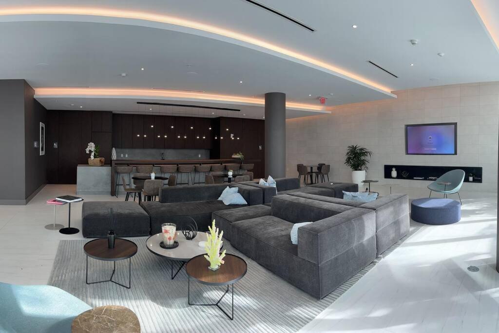 BRAND NEW TOP FLOOR IN THE HEART OF MIAMI