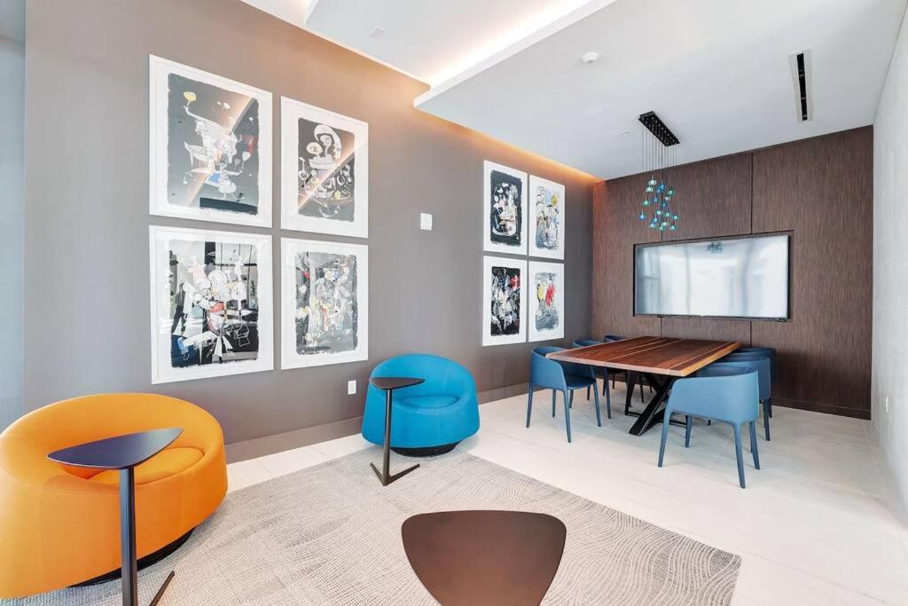 BRAND NEW TOP FLOOR IN THE HEART OF MIAMI