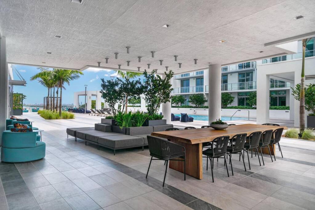 BRAND NEW TOP FLOOR IN THE HEART OF MIAMI