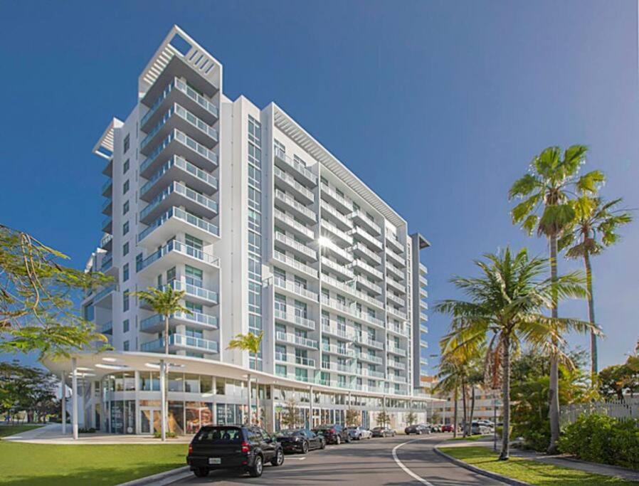 BRAND NEW TOP FLOOR IN THE HEART OF MIAMI