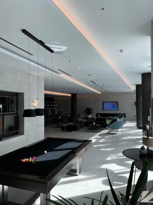 BRAND NEW TOP FLOOR IN THE HEART OF MIAMI
