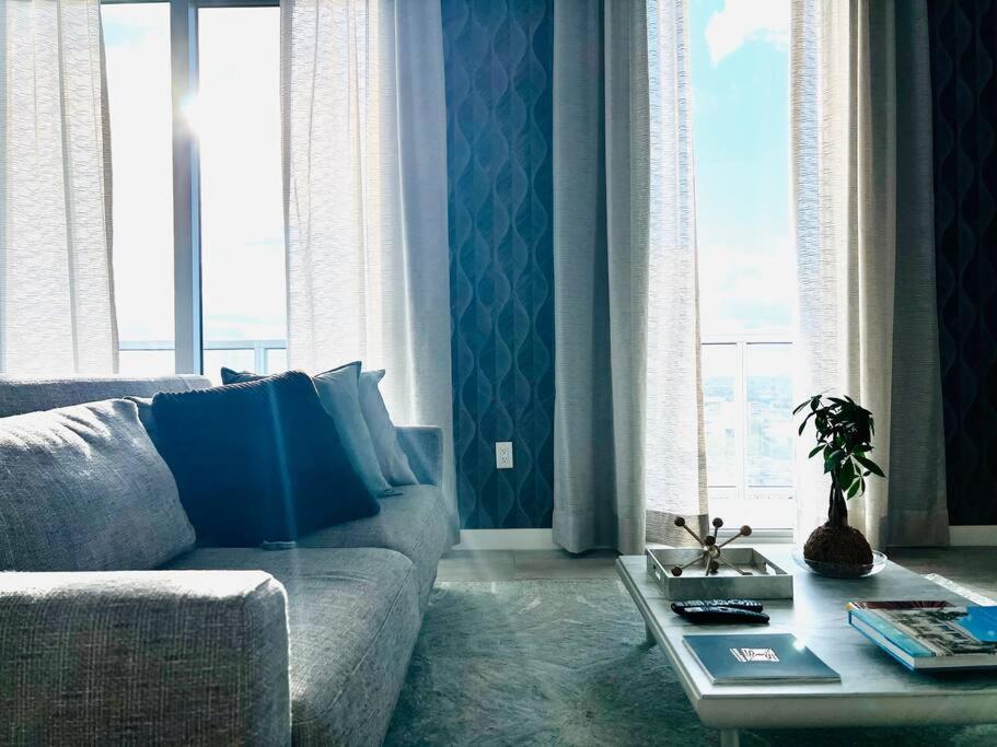 BRAND NEW TOP FLOOR IN THE HEART OF MIAMI