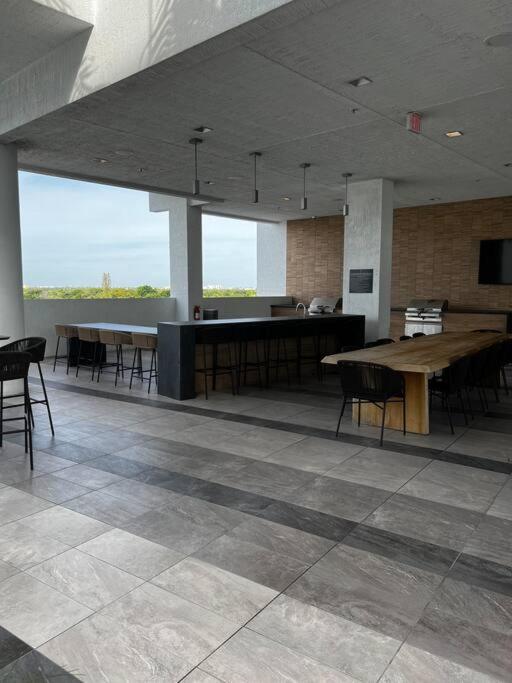 BRAND NEW TOP FLOOR IN THE HEART OF MIAMI