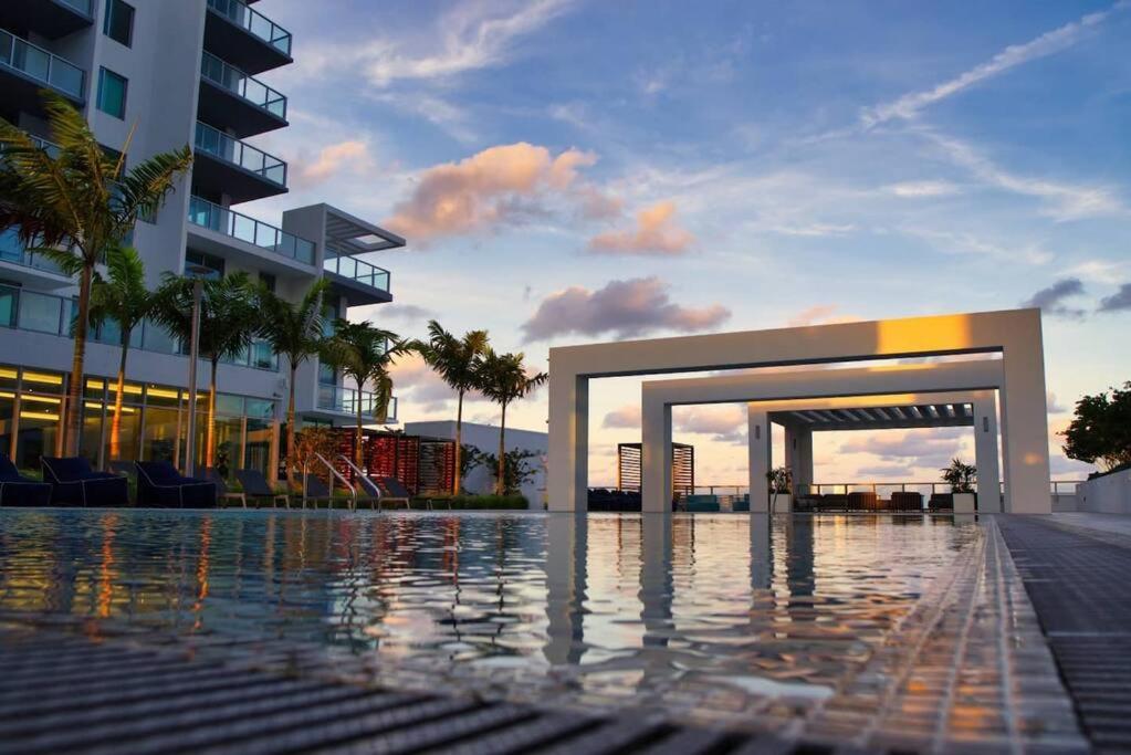 BRAND NEW TOP FLOOR IN THE HEART OF MIAMI