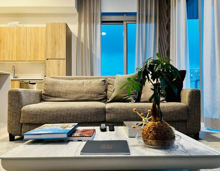 BRAND NEW TOP FLOOR IN THE HEART OF MIAMI