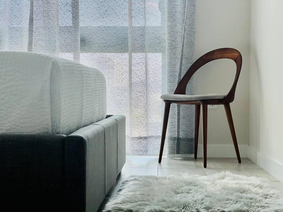 BRAND NEW TOP FLOOR IN THE HEART OF MIAMI