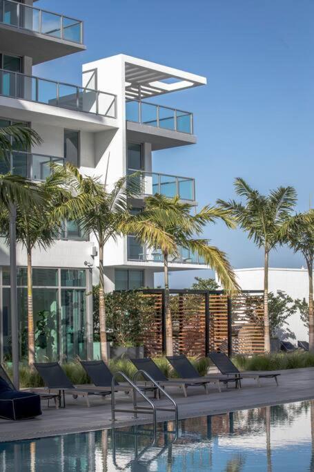 BRAND NEW TOP FLOOR IN THE HEART OF MIAMI