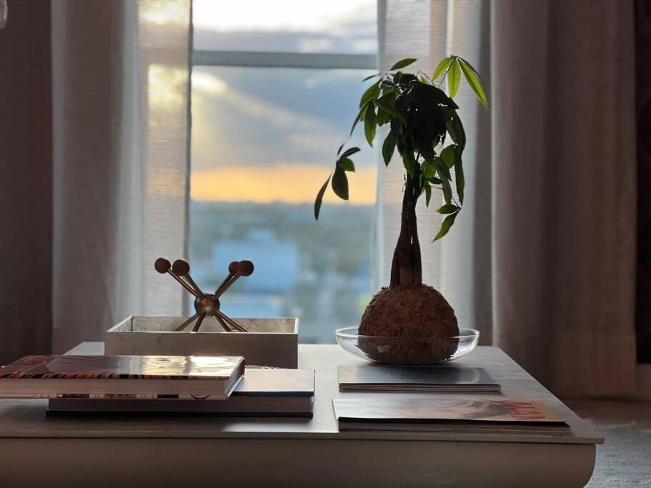 BRAND NEW TOP FLOOR IN THE HEART OF MIAMI