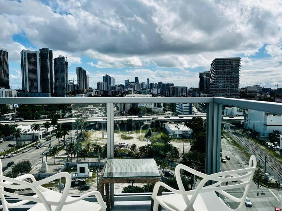 BRAND NEW TOP FLOOR IN THE HEART OF MIAMI