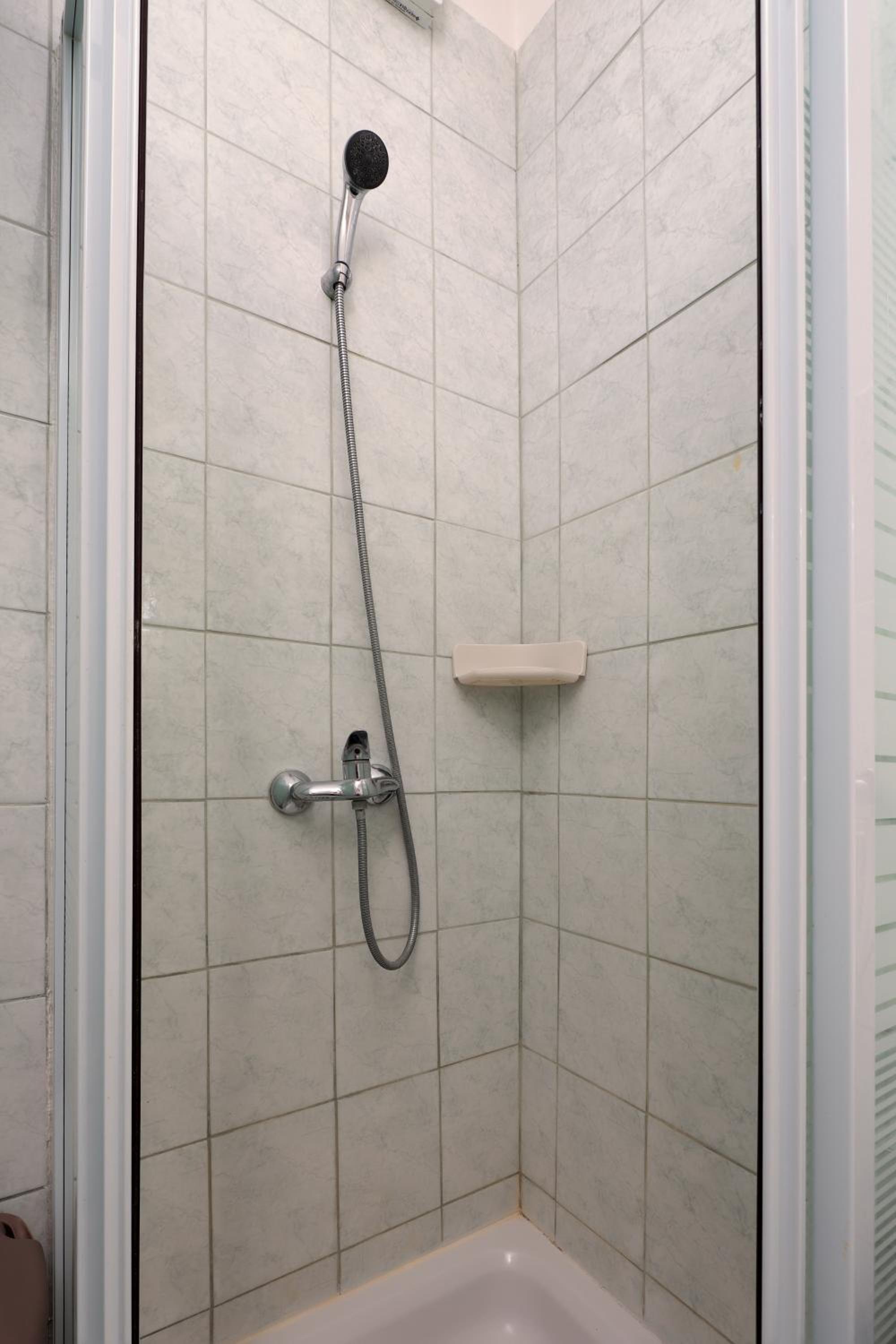 Apartment Anka en Nin — bathroom