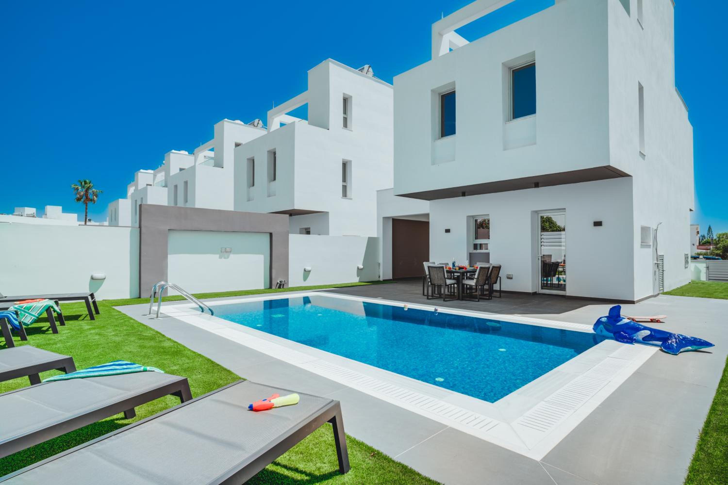 Hotel Modern 3 bedroom villa near Nissi Beach! - Image 1