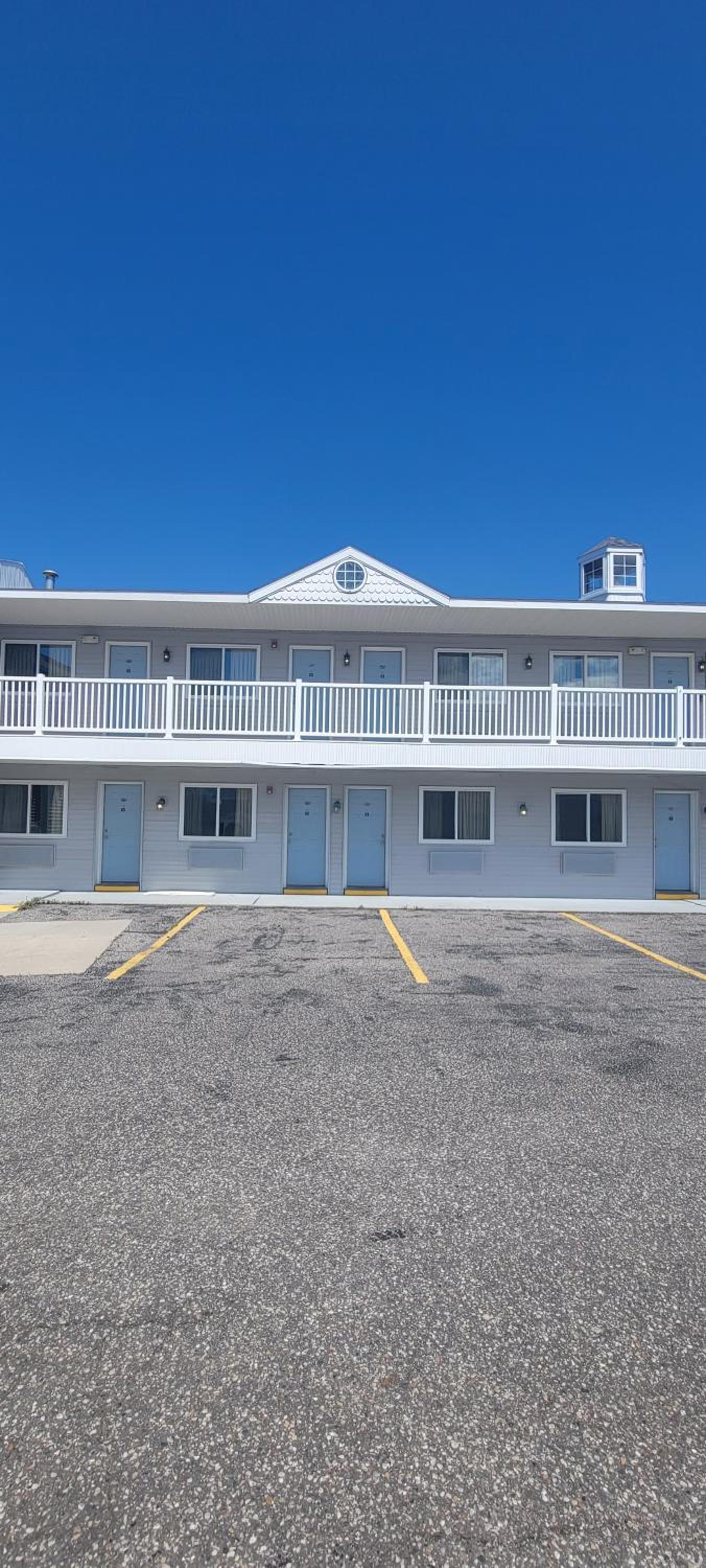 Mackinaw Budget Inn view 3