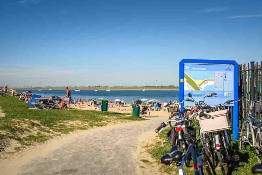 Huisje Vogelenzang Zeeland view 4