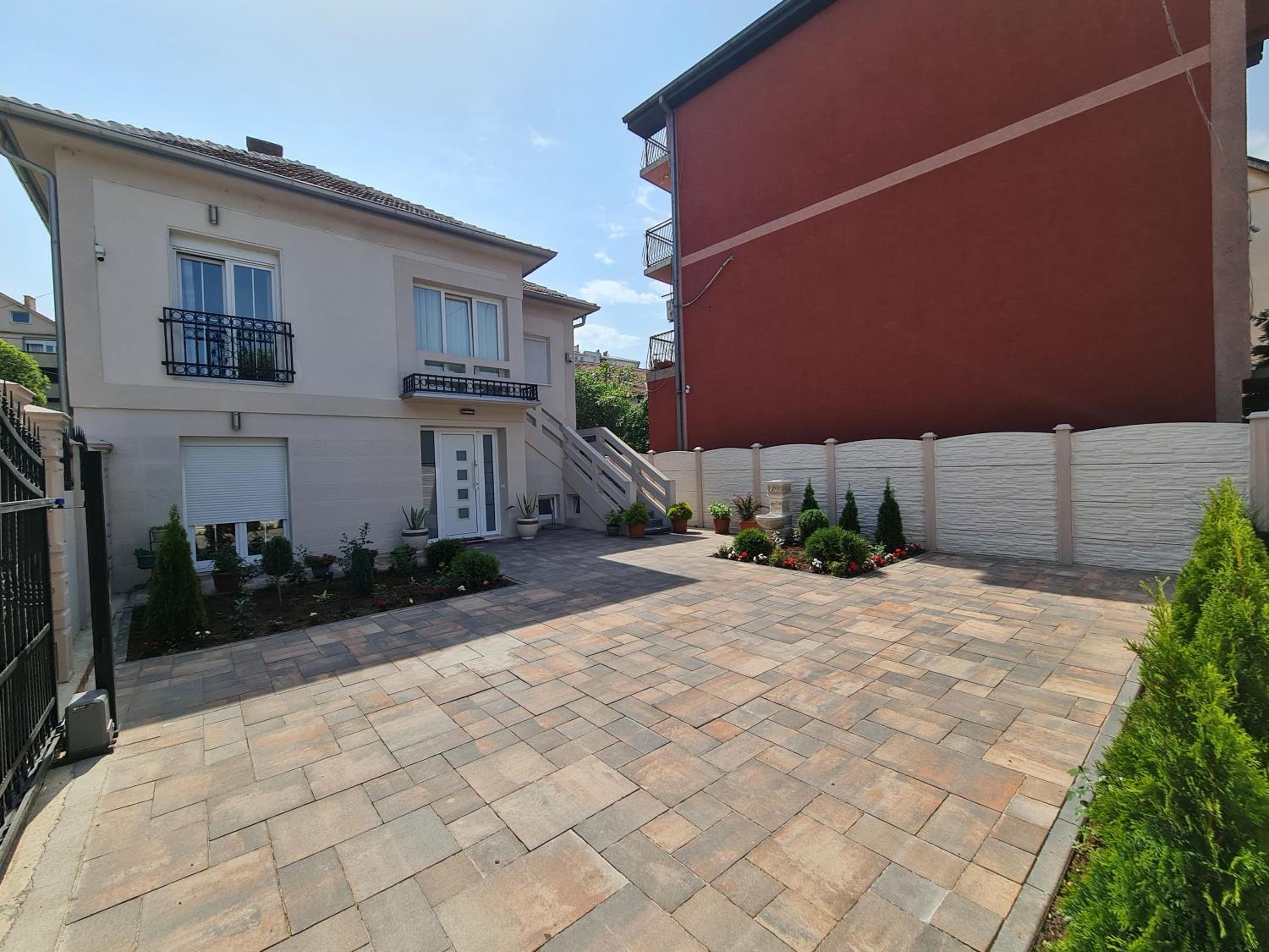 "Astor16" Apartments view 4