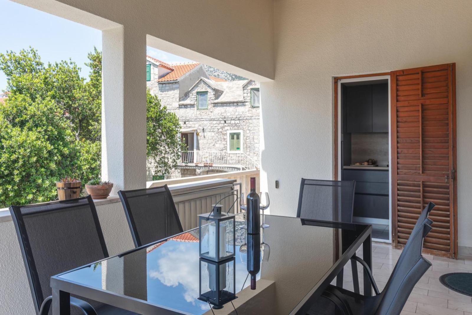 Center apartment Golden Ray view 4