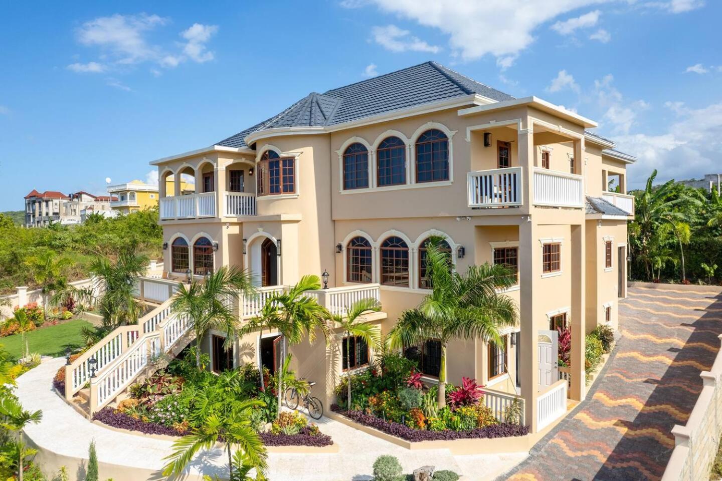 Villa De-Luxe Paradise view 5