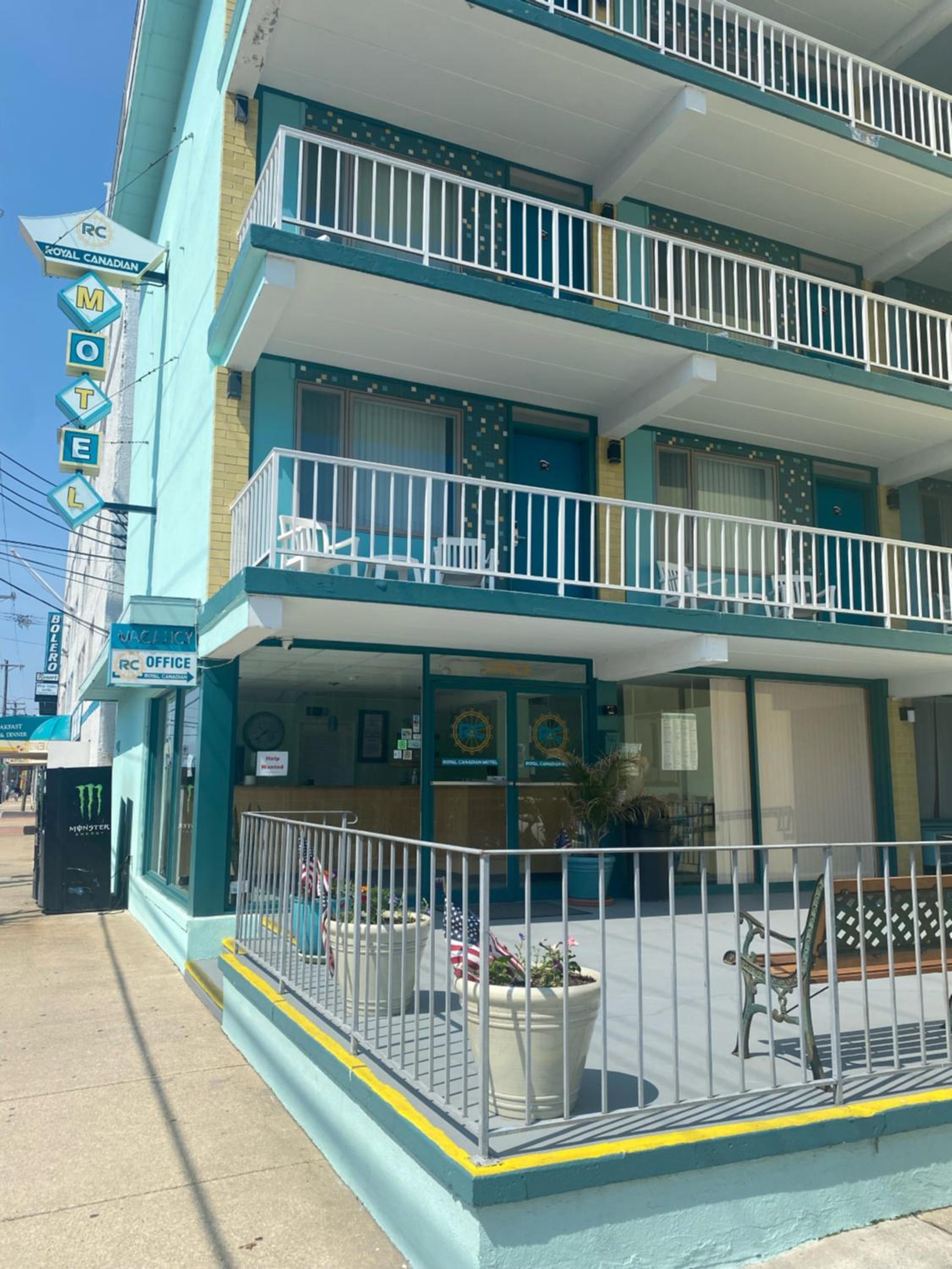 Royal Canadian Motel
