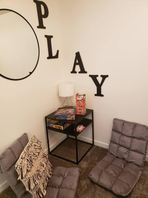 Cute Cottage-2 min from downtown Lincoln view 3