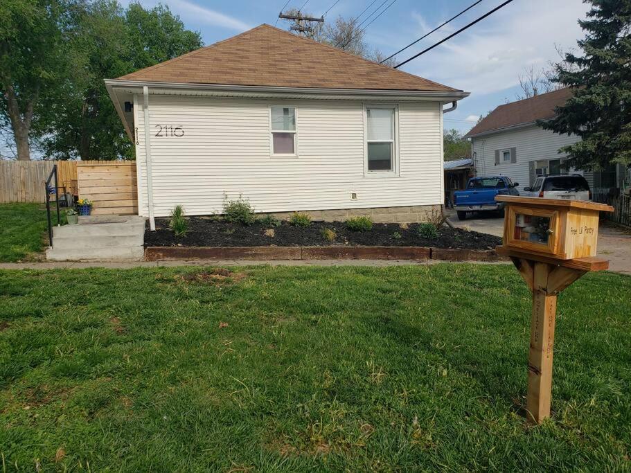 Cute Cottage-2 min from downtown Lincoln view 5