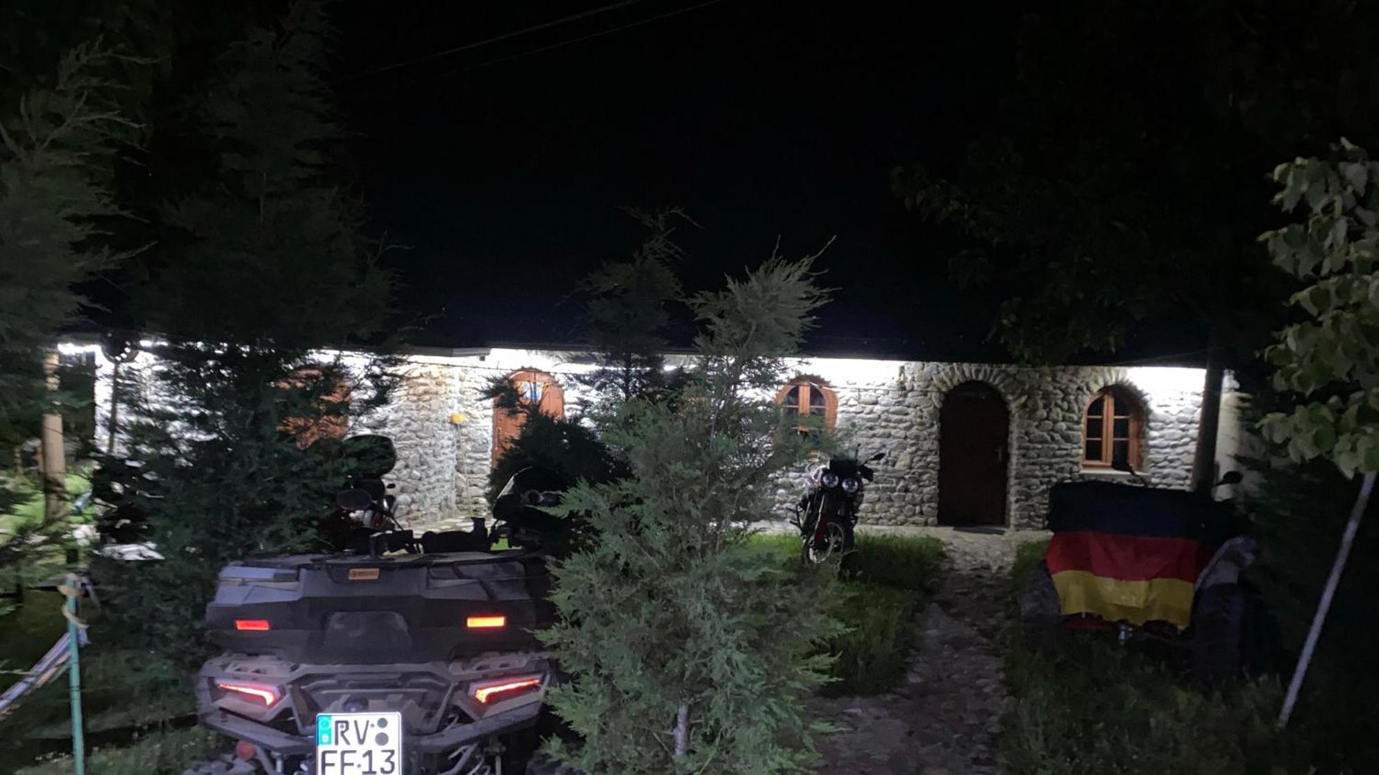 Windmill Shkodra Gesthouse Camping & Grill