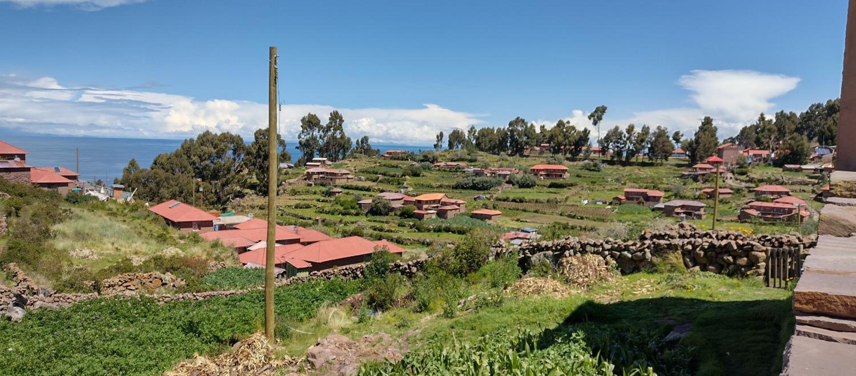 Taquile Hospedaje Mario view 4
