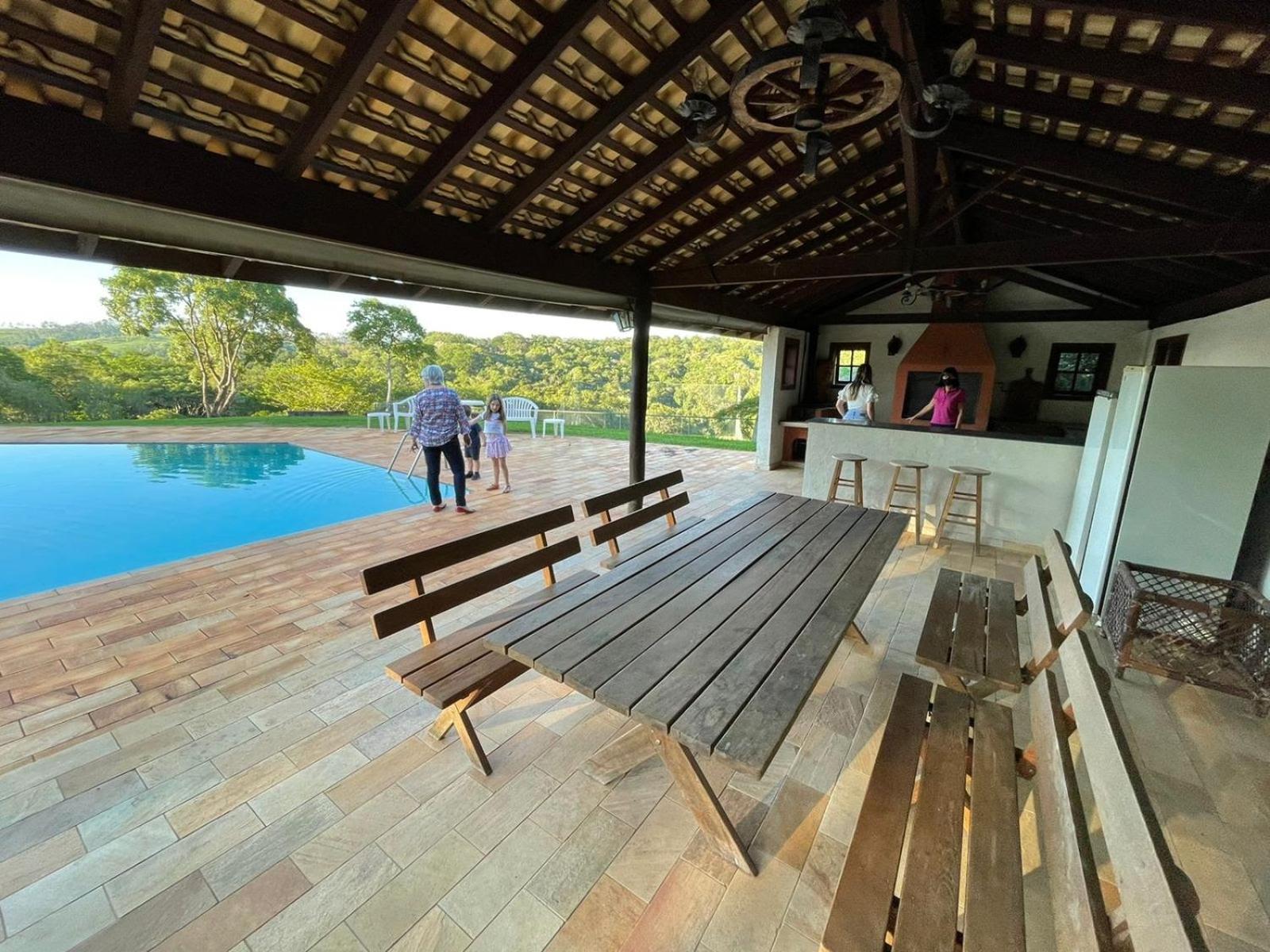 Paraíso rural em Sousas com piscina e quadra