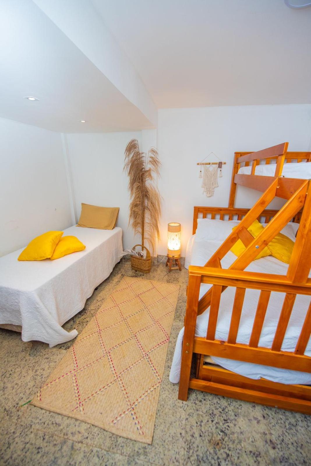 Casa com pes na areia em Iriri - ES
