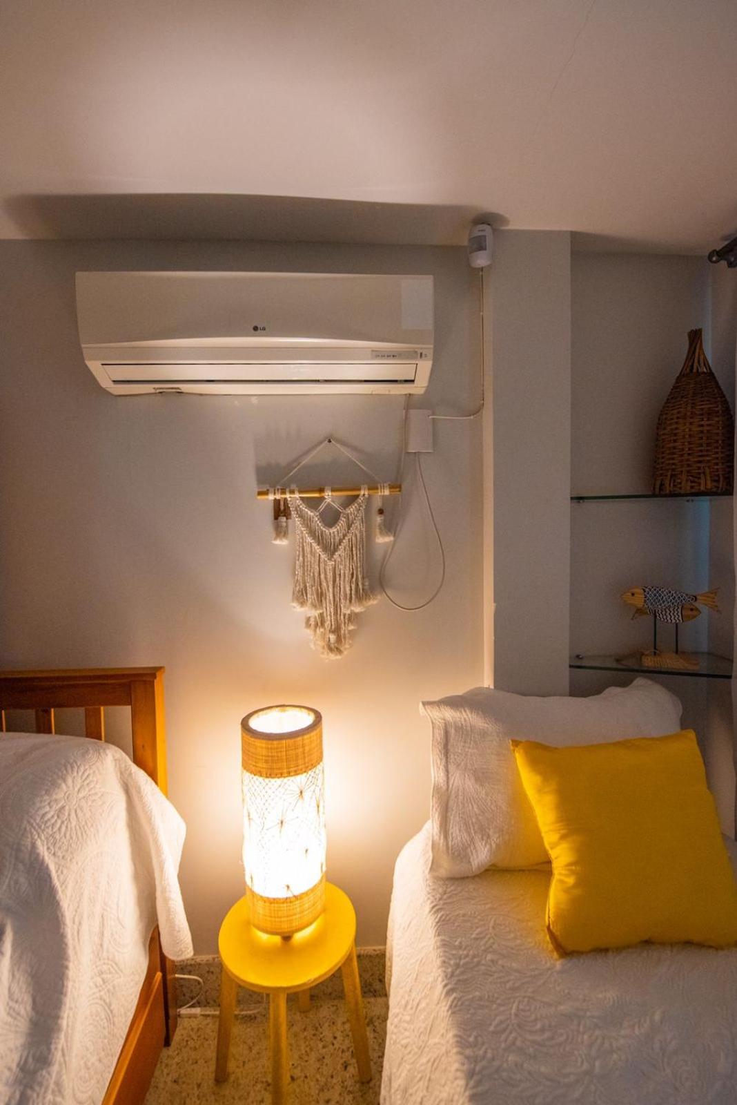 Casa com pes na areia em Iriri - ES