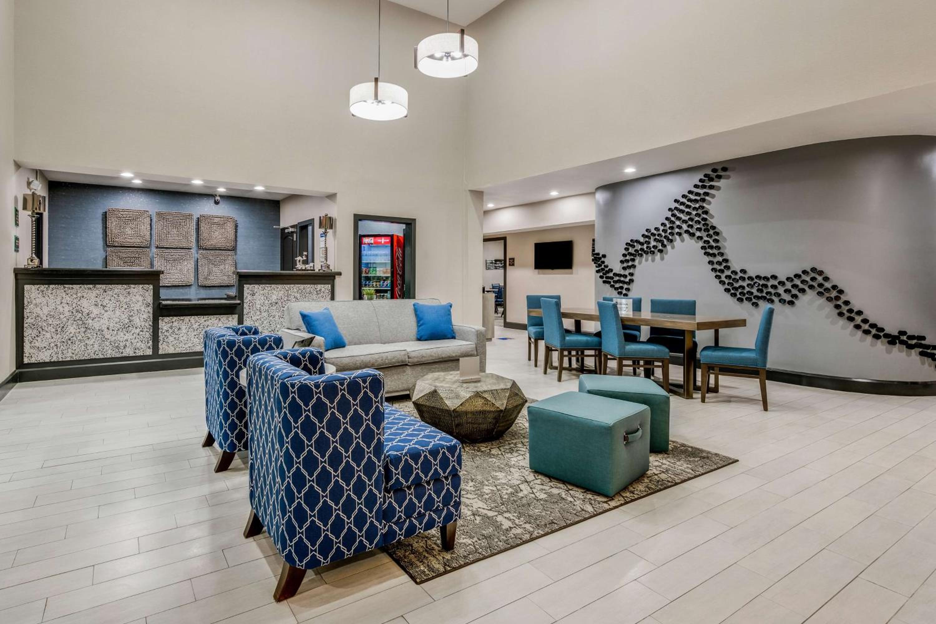 Huntsville Vacations - Best Western Huntsville - Property Image 1