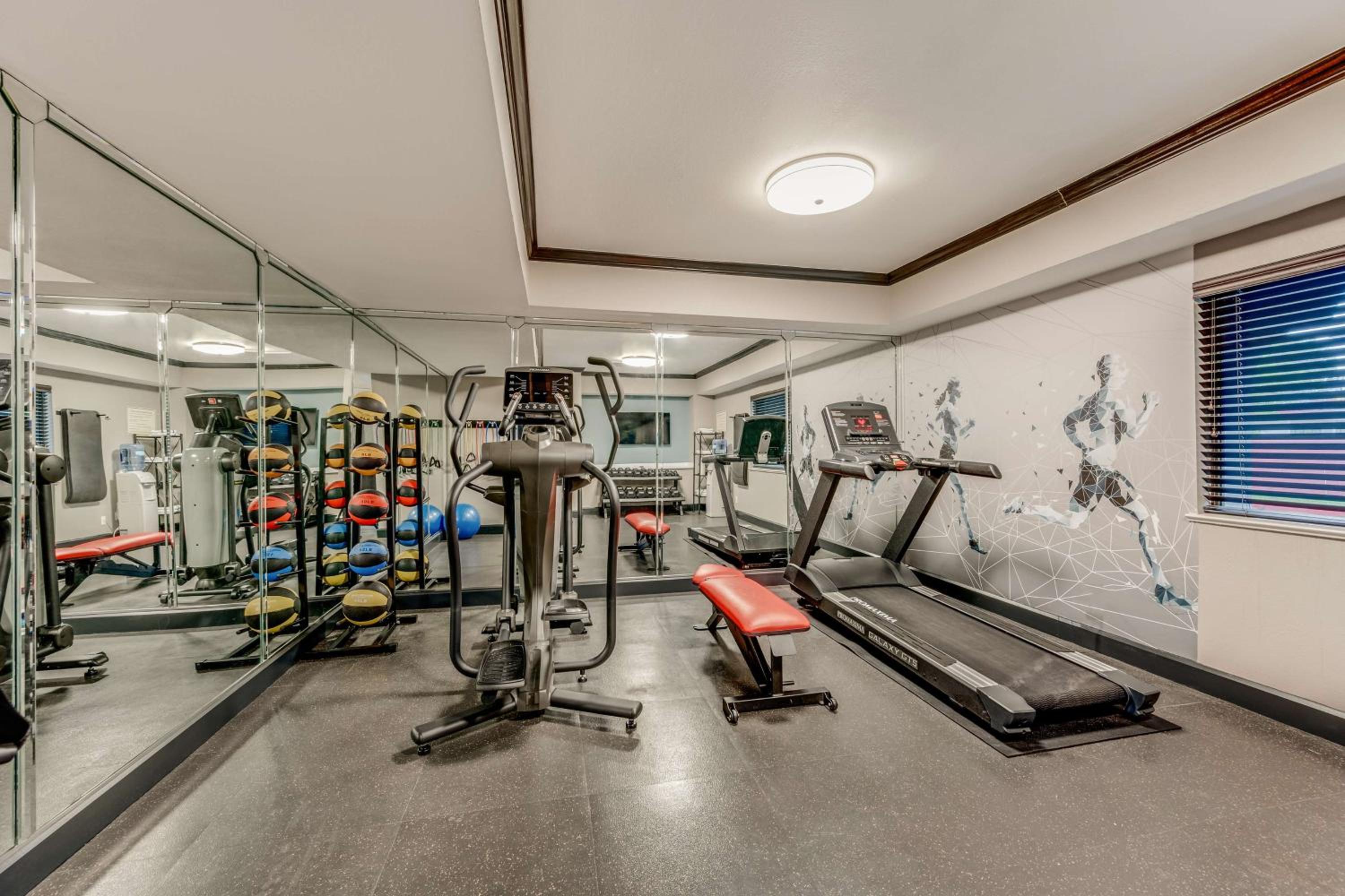 Huntsville Vacations - Best Western Huntsville - Property Image 24