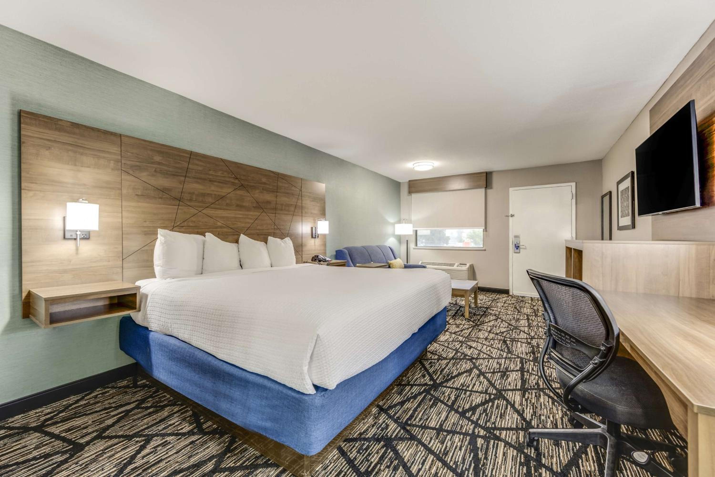 Huntsville Vacations - Best Western Huntsville - Property Image 2