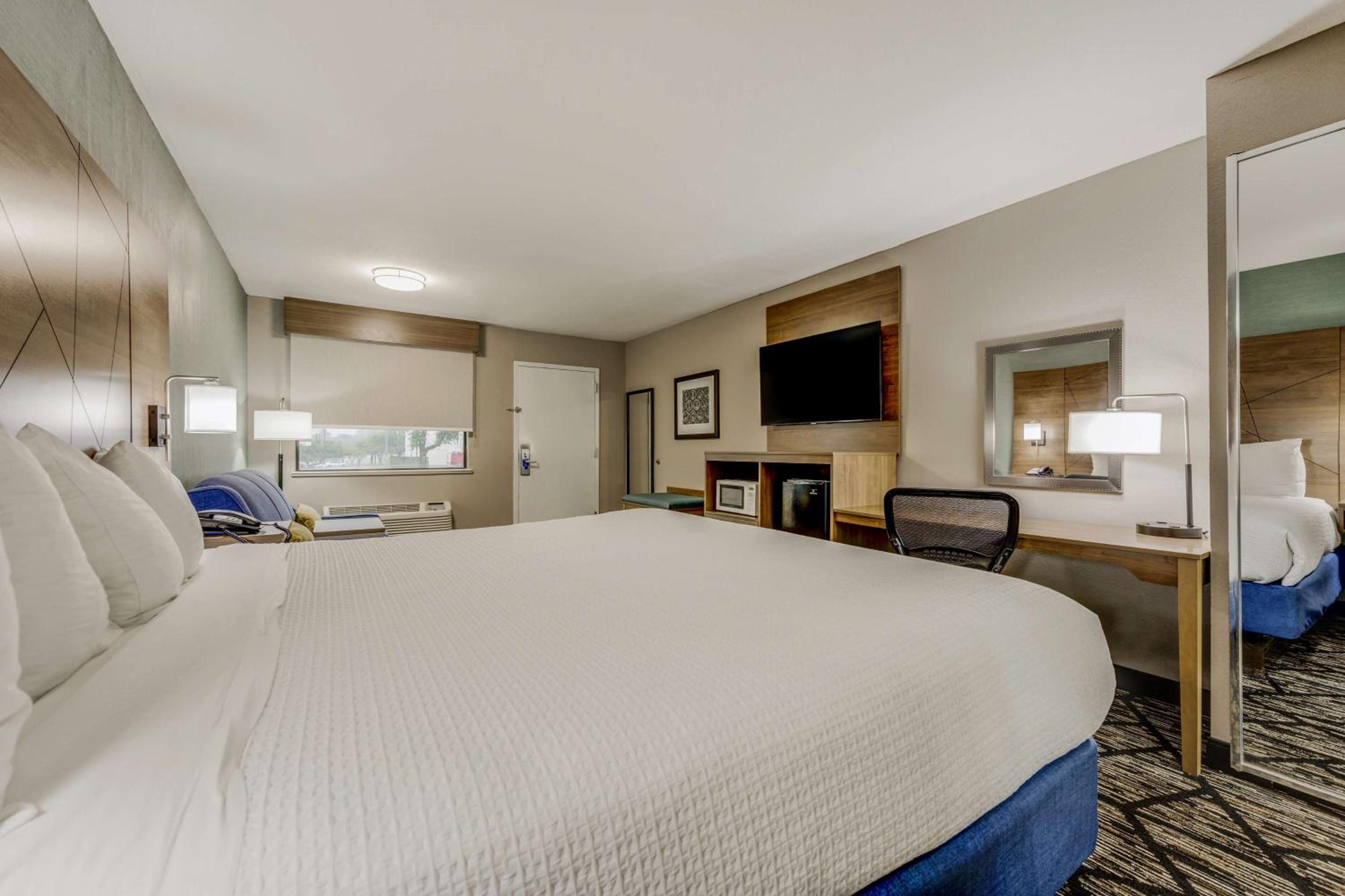 Huntsville Vacations - Best Western Huntsville - Property Image 20
