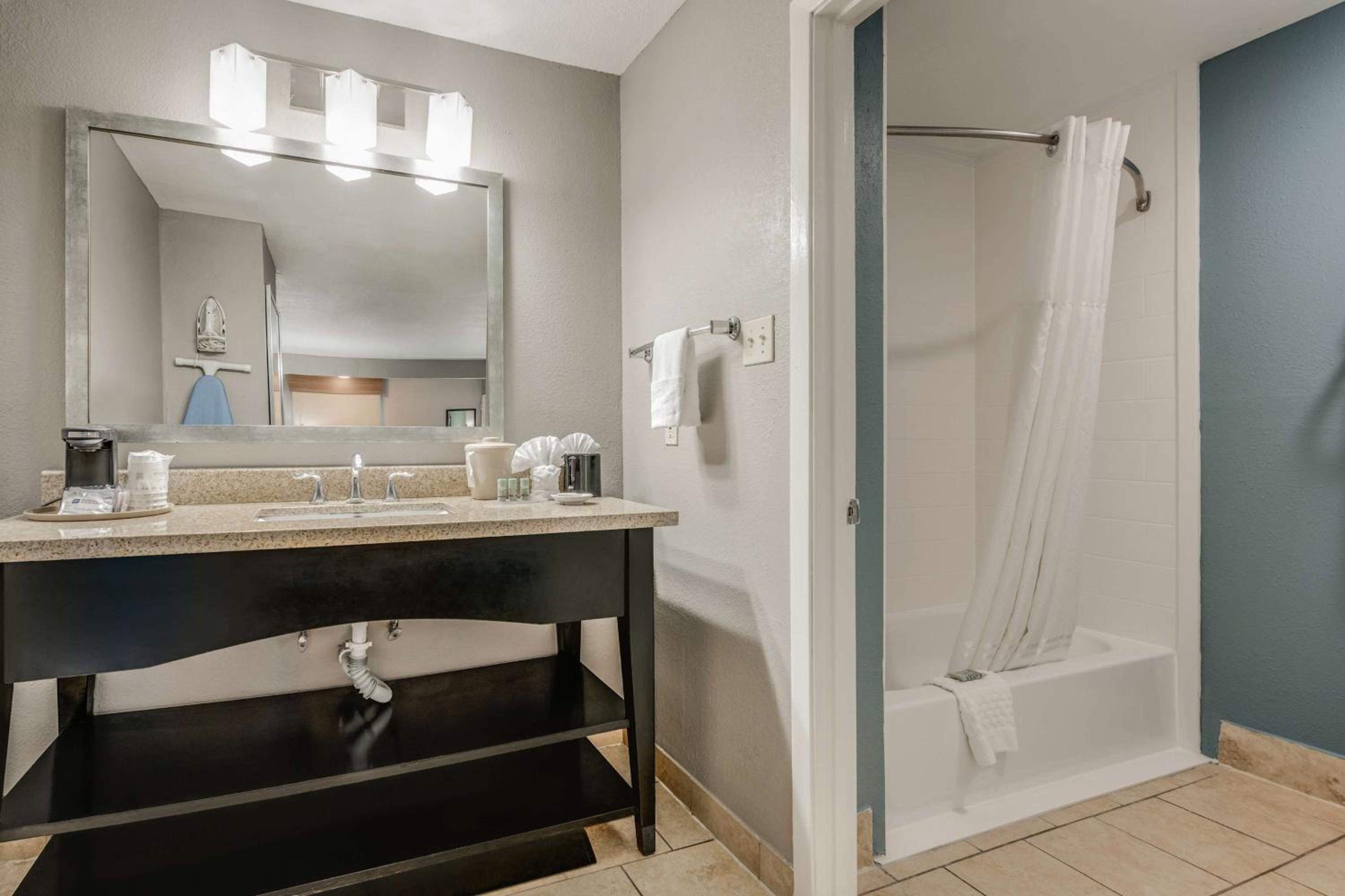 Huntsville Vacations - Best Western Huntsville - Property Image 12