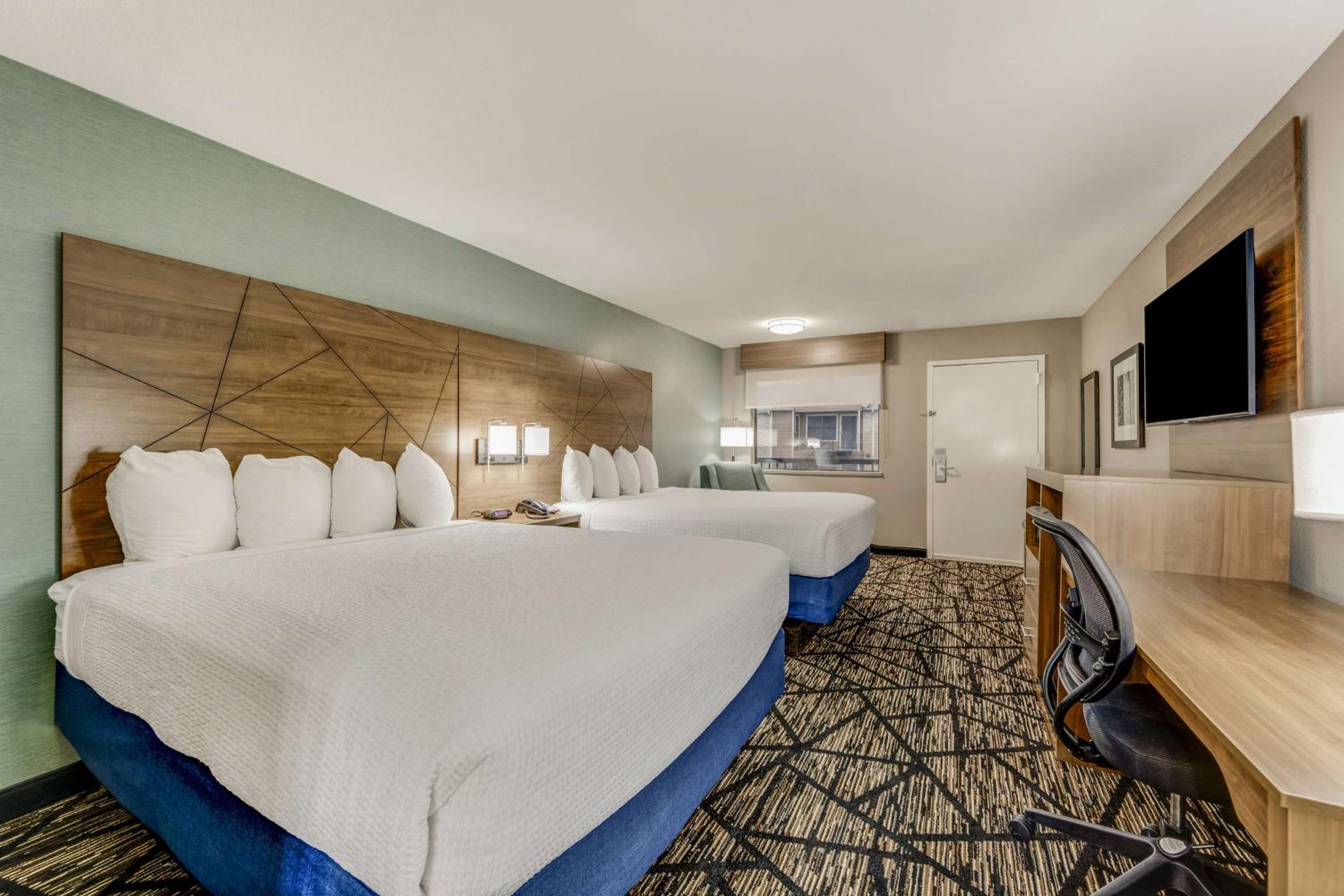 Huntsville Vacations - Best Western Huntsville - Property Image 1