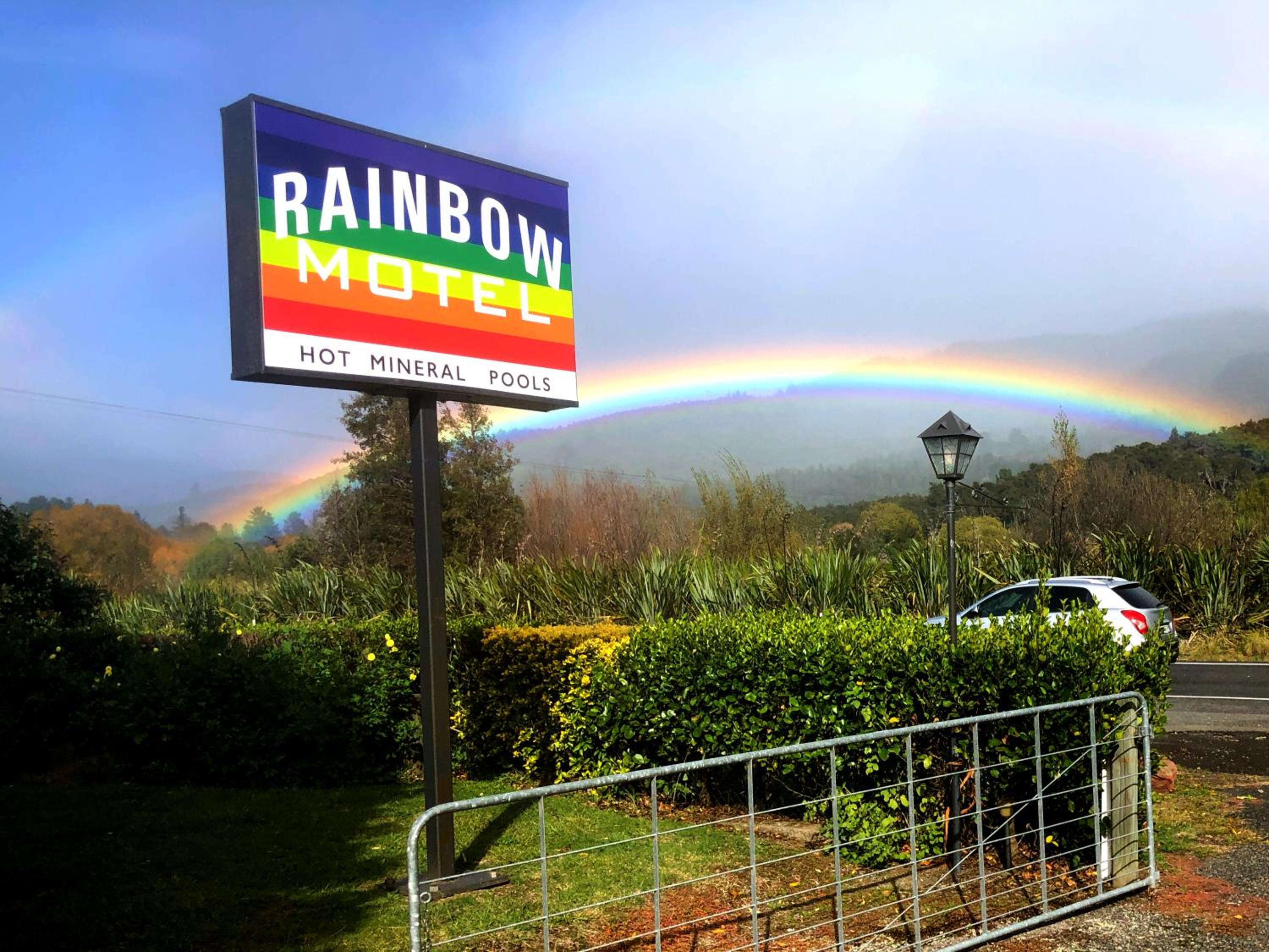 Rainbow Motel & Hot Pools view 2