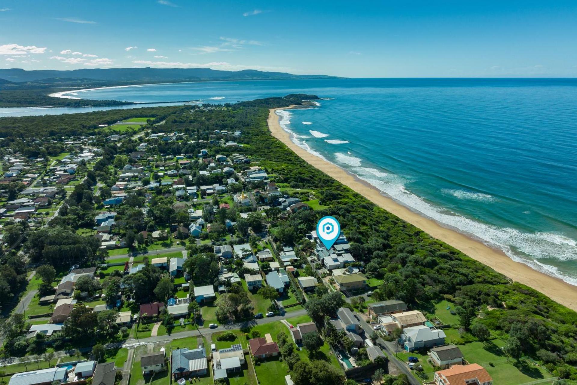 Illaroo Absolute Beachfront with Spa
